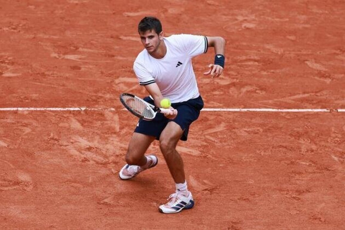 Rafael Jodar, Alexander Zverev advance to French Open quarters