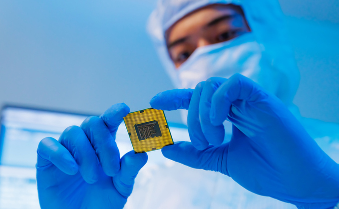 White House announces $11bn for chip R&D