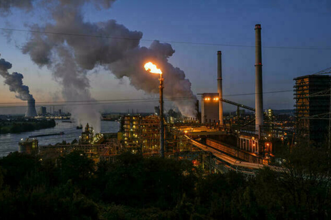 EU targets foreign steel to rescue struggling sector