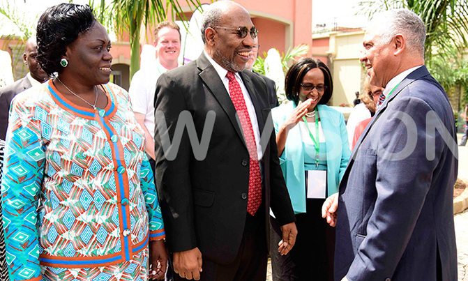 Ministry to draft policy on medics' absenteeism, late coming Ministry to draft policy on medics' absenteeism, late coming