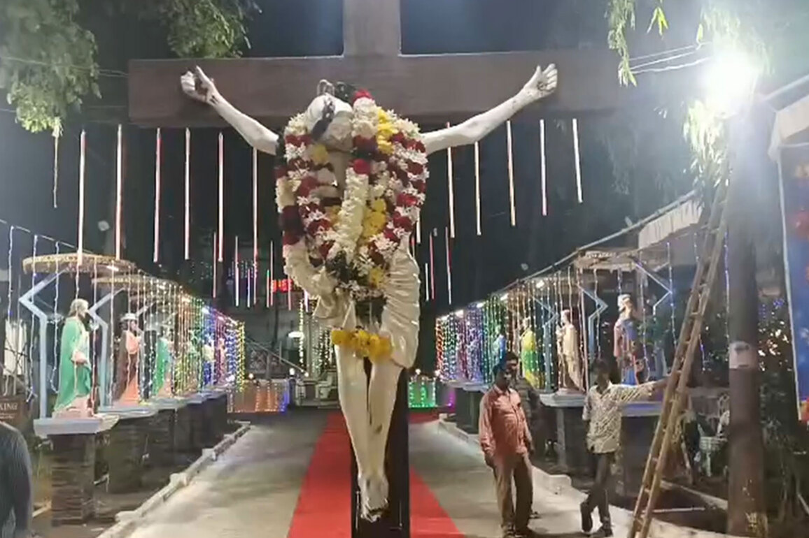 Andhra Pradesh: Devotees offer midnight mass prayers at church in Nellore on Christmas