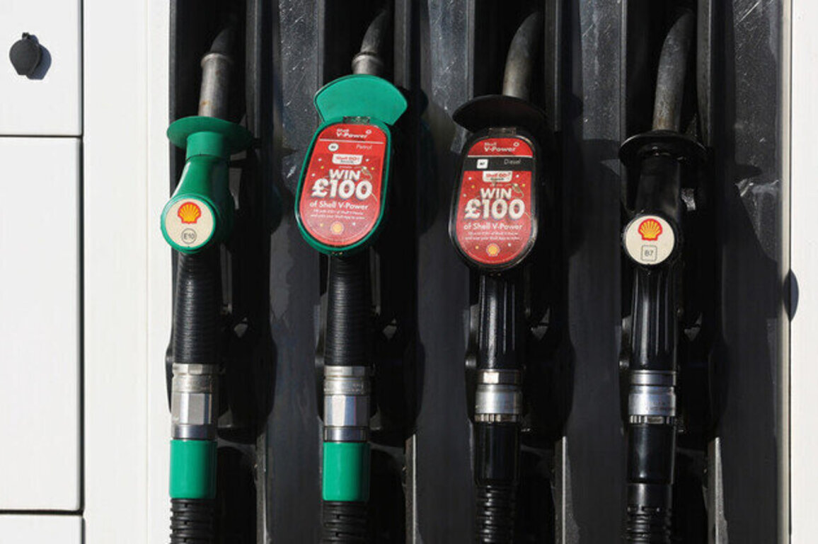 UK flouting own ban on Russian oil  Politico