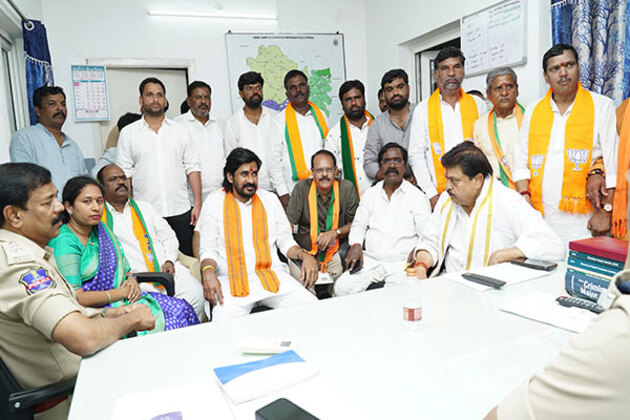 Telangana BJP President alleges detention during protest against State government