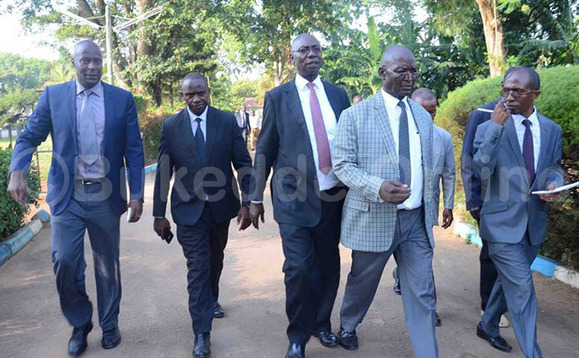 Abakungu ba Kabaka nga balambula essomero lya Ndejje SS Abakungu ba Kabaka nga balambula essomero lya Ndejje SS