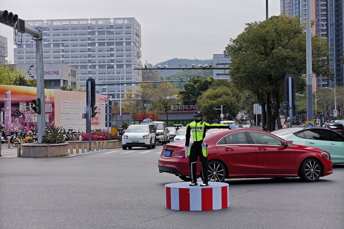 CHINA-GUANGDONG-SHENZHEN-ROBOTIC TRAFFIC POLICE (CN)