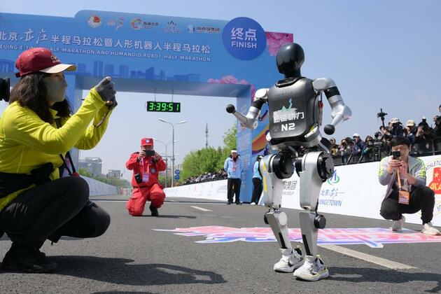 Robots, go. World's first humanoid half marathon heralds new era of intelligence
