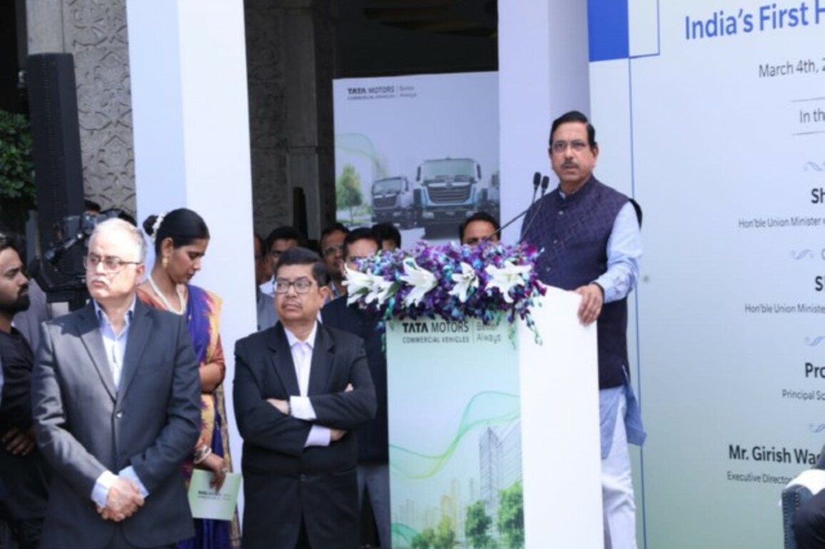 India to lead the world in green hydrogen: Union Minister Pralhad Joshi