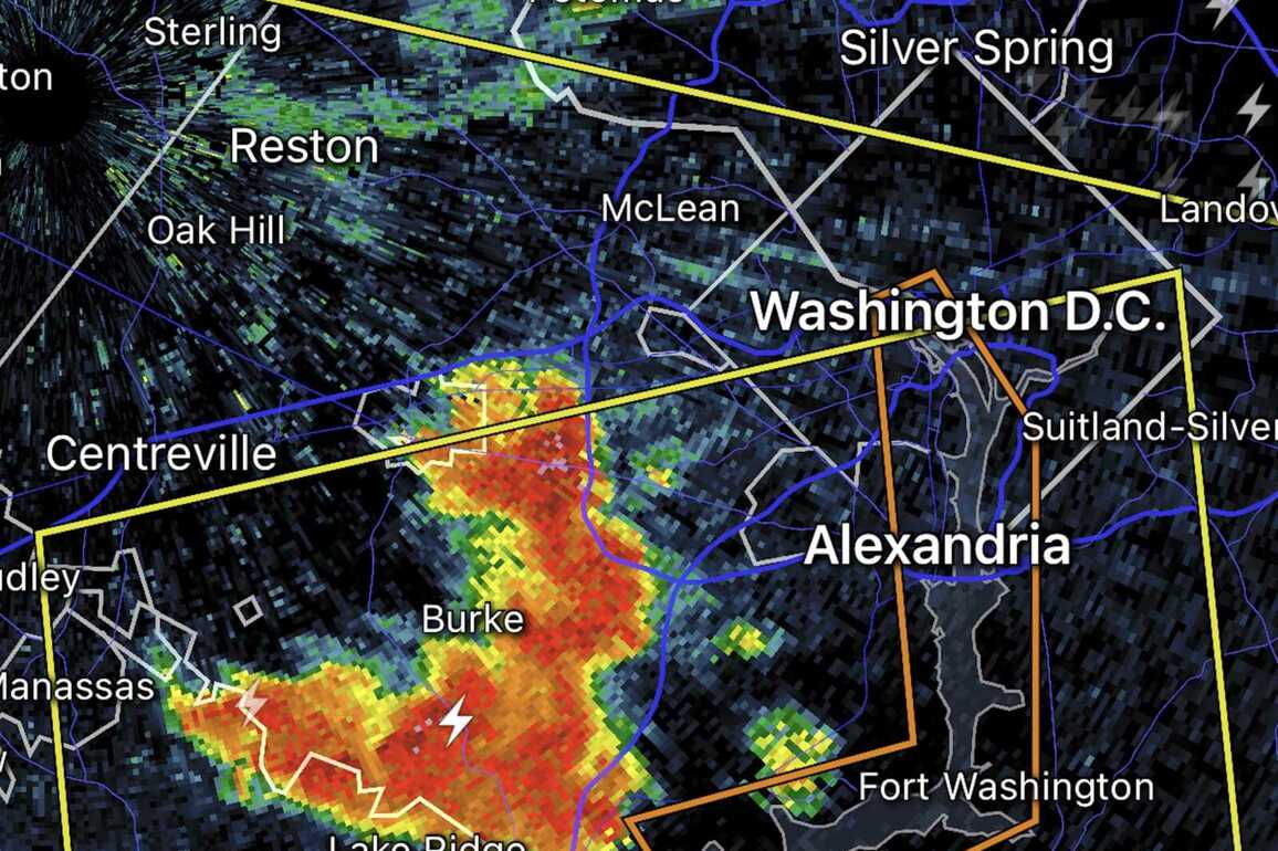 NEW- Severe Thunderstorm Warning issued for southern Arlington