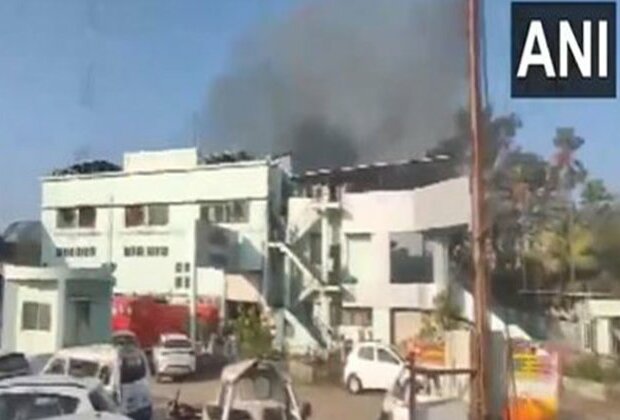 Fire breaks out at showroom in Maharashtra's Jalgaon