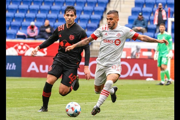 Red Bulls scoot to 2-0 win over Toronto FC