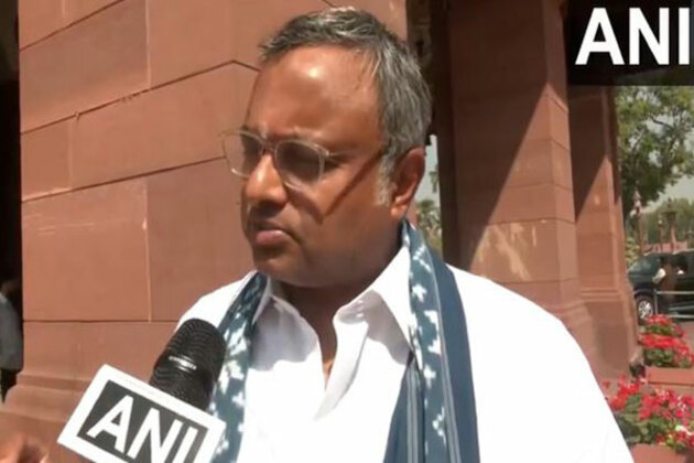 "Thrusting third language unacceptable, Govt must be flexible": Karti Chidambaram on language policy