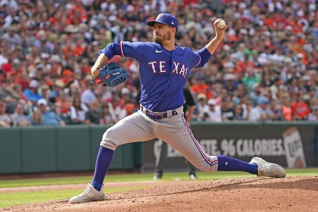 Andrew Heaney helps Rangers knock off Orioles