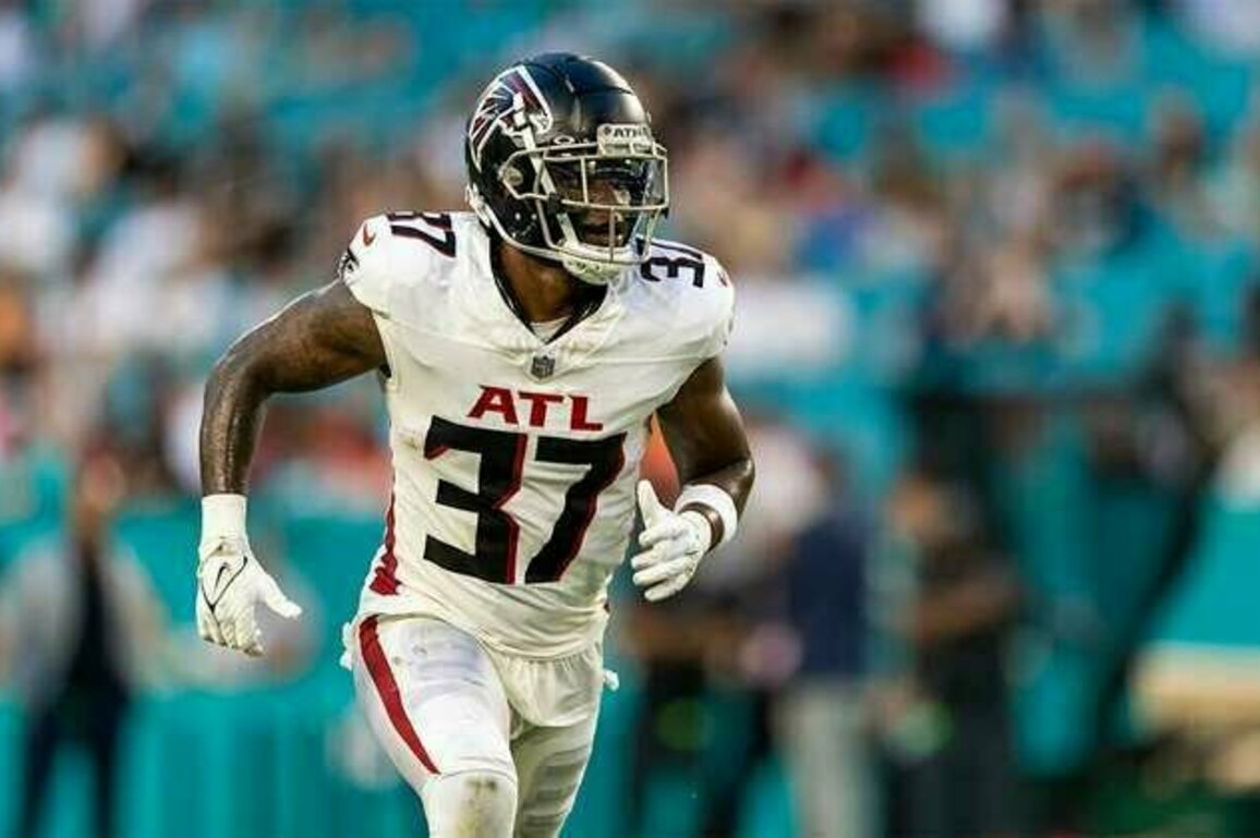 How will Bralen Trice, DeMarcco Hellams factor into Falcons' defense