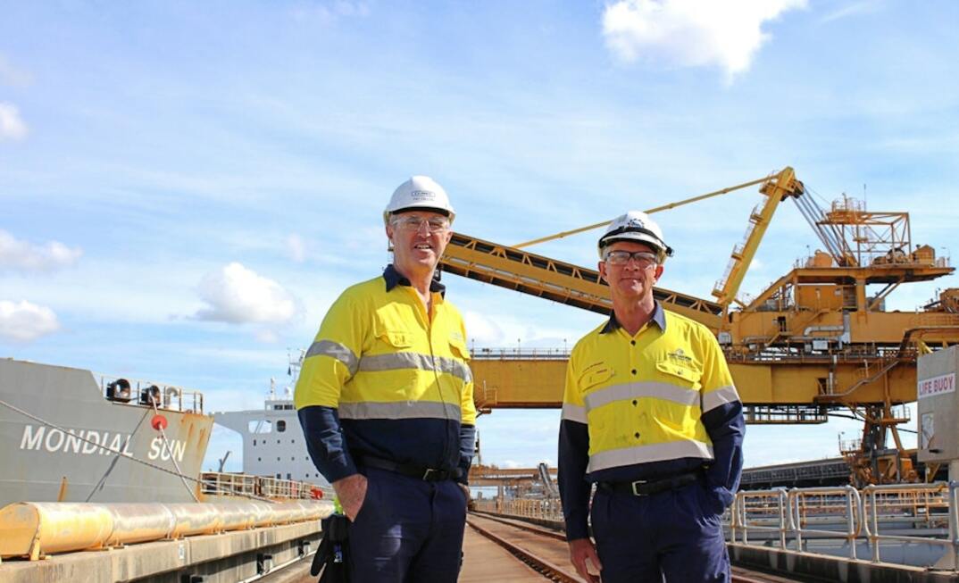 Port Waratah CEO Hennie du Plooy with Civmec CEO Pat Tallon.