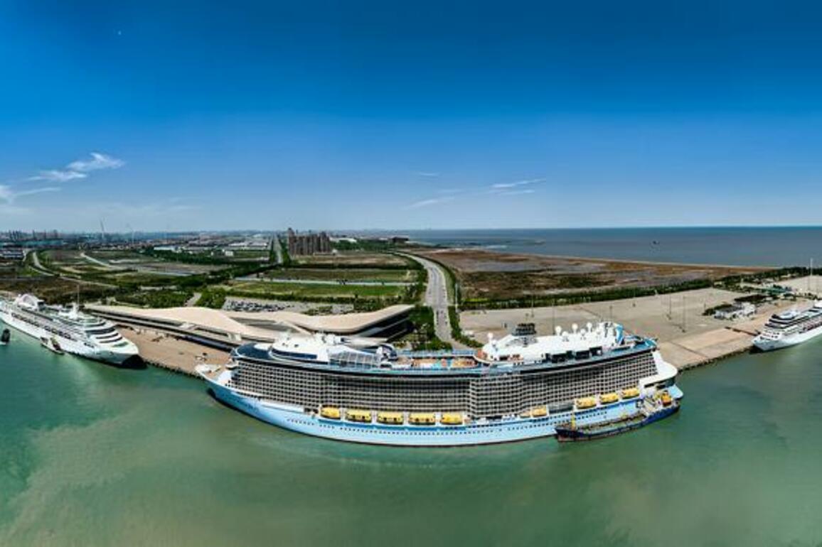 60"FlyOverChina | North China port receives three int'l cruise ships simultaneously