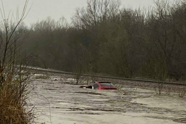 Tornado Hits US States of Mississippi, Alabama