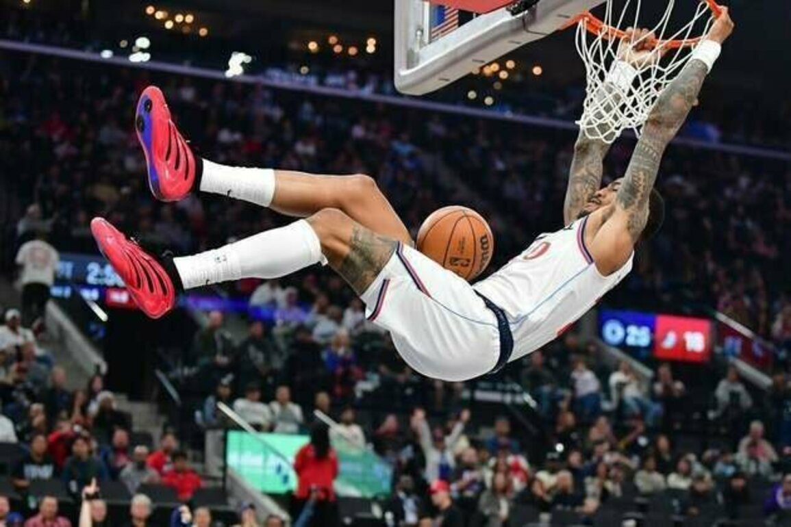 Kawhi Leonard powers for 30 as Clippers defeat Trail Blazers