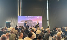 Tim McMillan (left) speaks to Dale Henderson at a WA Mining Club Lunch.