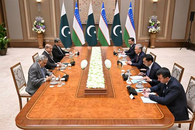 UZBEKISTAN-TASHKENT-PRESIDENT-PAKISTAN-PM-MEETING