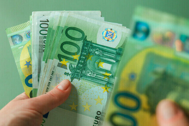 French debt a danger to Eurozone  DW