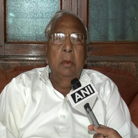 "BJP is politicising the issue": Congress leader V Hanumantha Rao on Rahul Gandhi's Indore visit