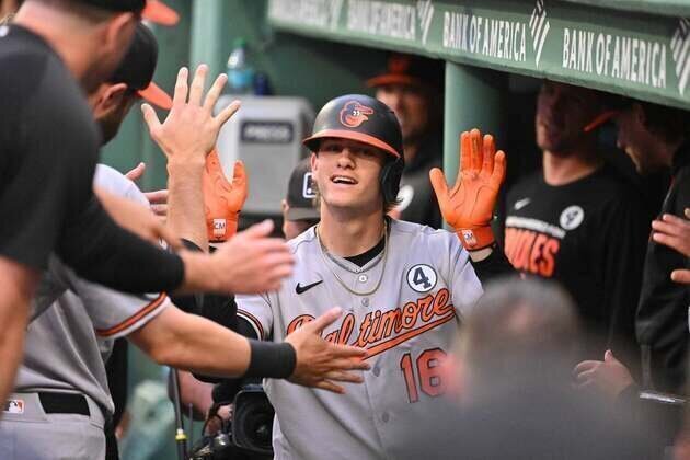 Orioles eager to flex muscles, add to home woes of Red Sox