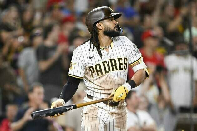 Padres top Reds on Fernando Tatis' walk-off sac fly