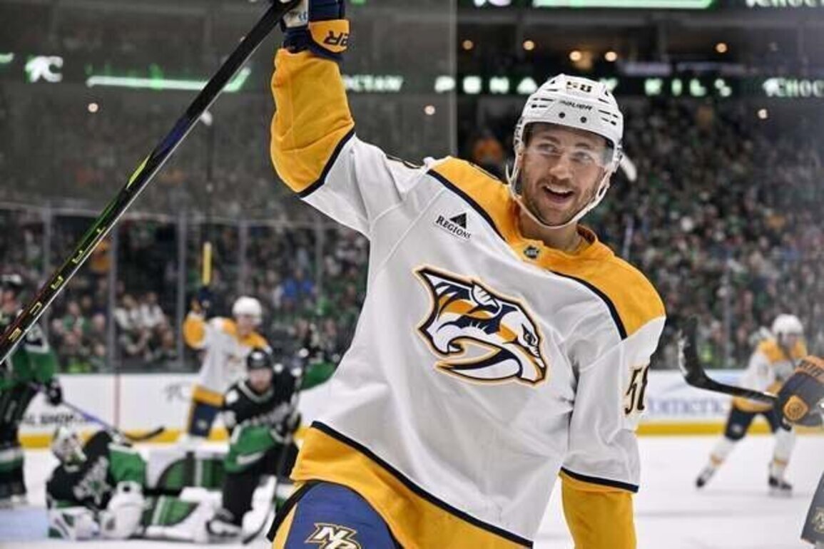 Predators continue fire sale, trade F Michael Bunting to Stars