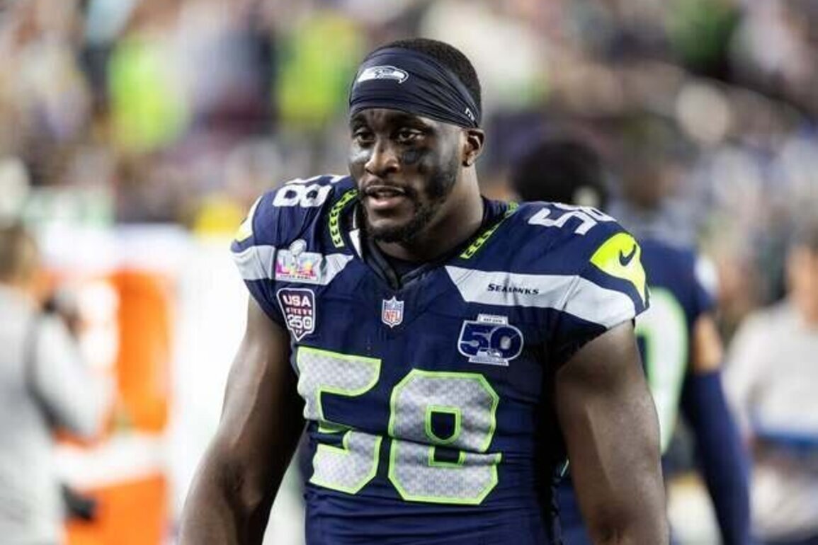Report: Derick Hall, Seahawks agree to 3-year, $42M extension