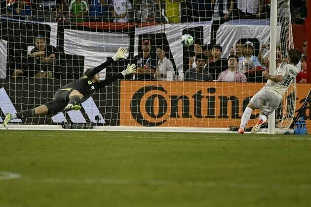 Anders Dreyer brace helps San Diego FC hold off Chicago Fire