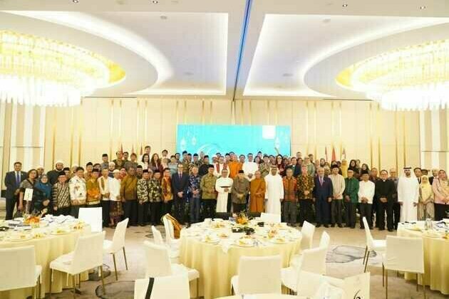 Muslim Council of Elders organises communal Iftar for religious leaders, figures in Indonesia