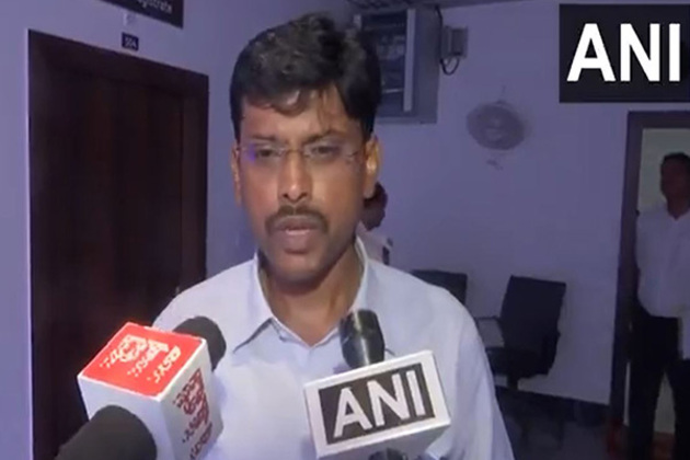 Patna DM conducts inquiry in 'Dog Babu' residential certificate case, vows strict action