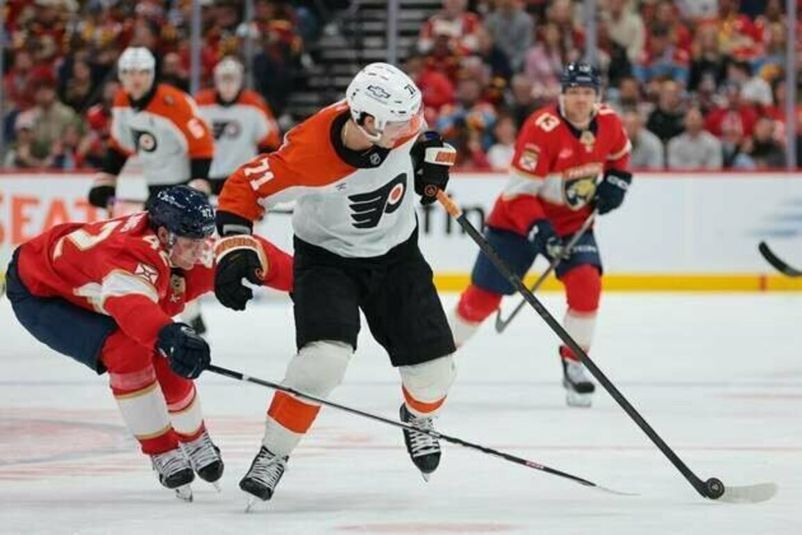 Flyers score 2 in final minute, double up Panthers