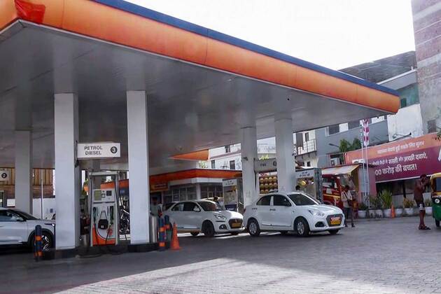E20 costs more at current crude prices, but saves forex, boosts farmers' income, reduce oil dependence: Govt