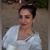 "Dogesh bhai! Tum aage bahdo!" Raveena Tandon welcomes SC's revised order on stray dogs