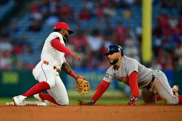 Four-run eighth propels Angels past Red Sox