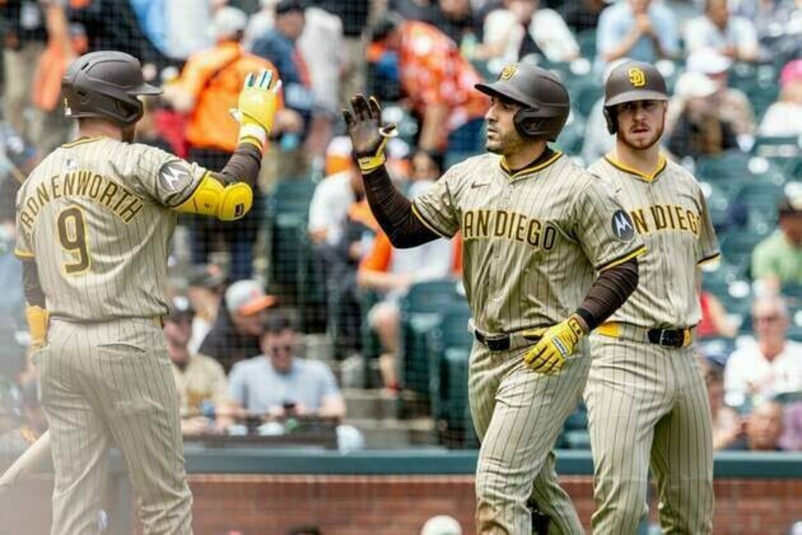 Division-leading Padres open series against rival -- and second-place -- Dodgers
