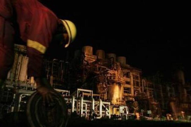 India's top refiner to resume Russian oil purchases - Reuters