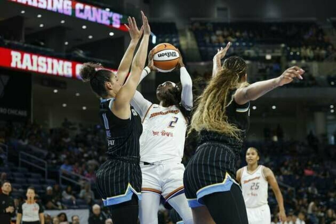 Mercury cruise past Sky behind Kahleah Copper's 25, Alyssa Thomas' triple-double