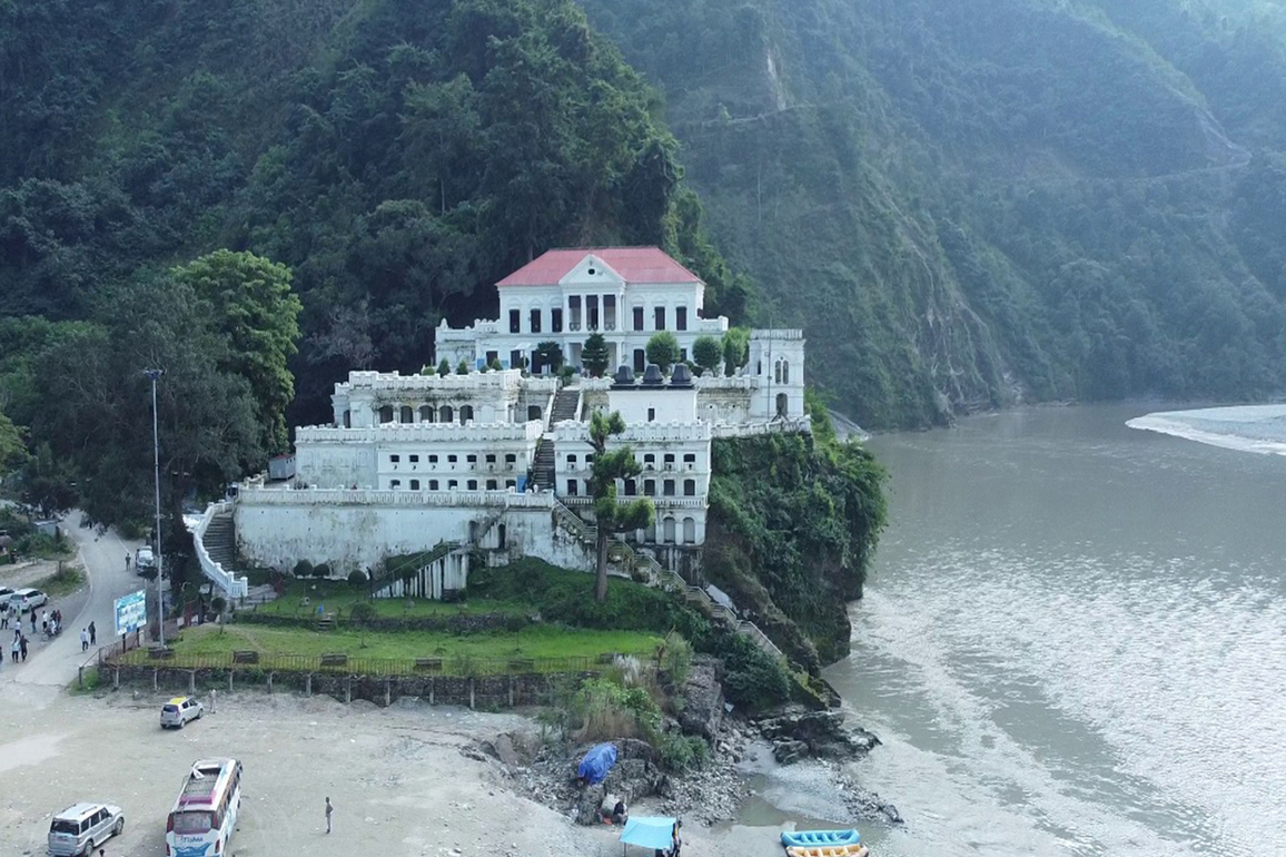 Tourists flock Nepal's Rani Mahal: Ancient royal palace built in commemoration of a queen