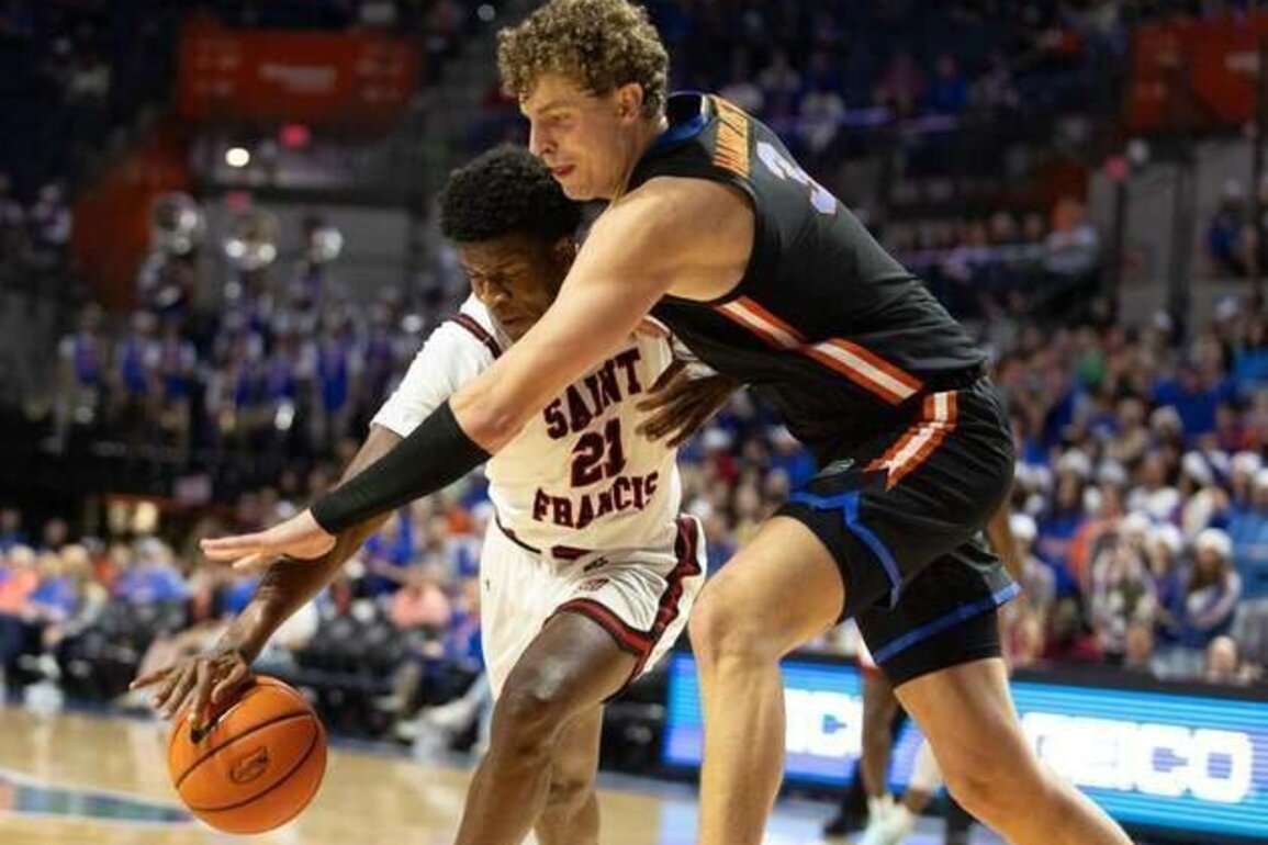 No. 23 Florida dominates inside, blasts Saint Francis