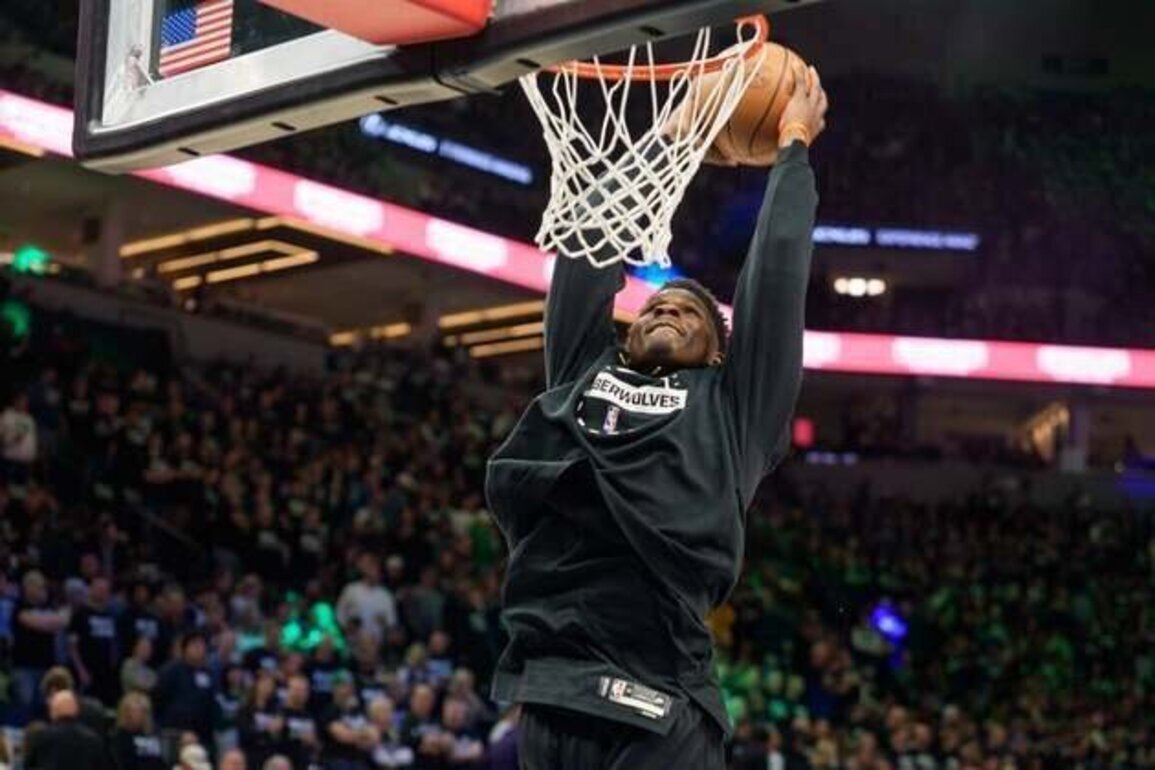 Wolves dub Anthony Edwards (knee) questionable for Game 1 vs. Spurs