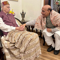 Delhi: Rajnath Singh meets veteran BJP leader LK Advani, wishes him good health
