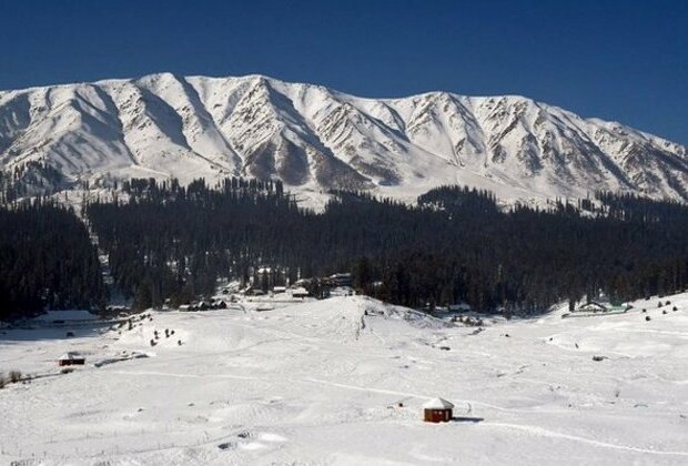 J-K: Russian skier killed, 6 rescued as avalanche hits Gulmarg