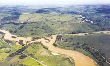 Rio Doce, na altura da cidade de Resplendor (MG)