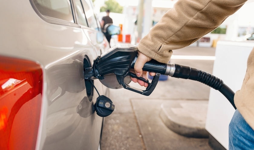 Diesel Pump (c) Shutterstock / Irene Miller.jpg