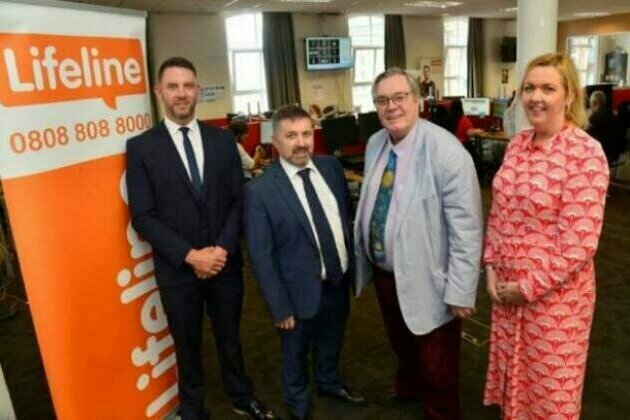Health Minister thanks Lifeline team