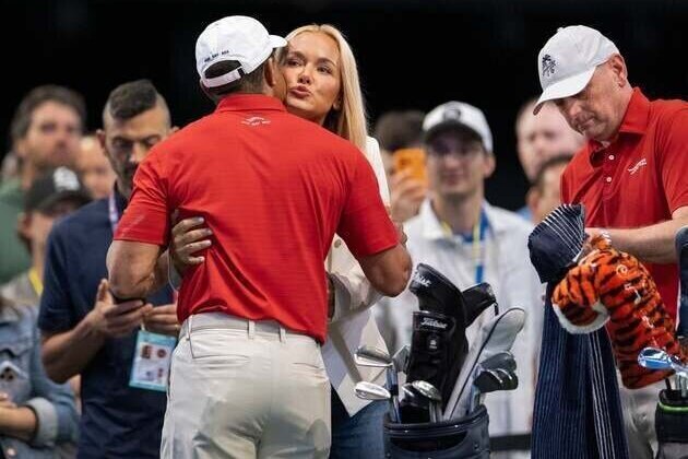 After brief stay in U.S., Tiger Woods jets back to Switzerland