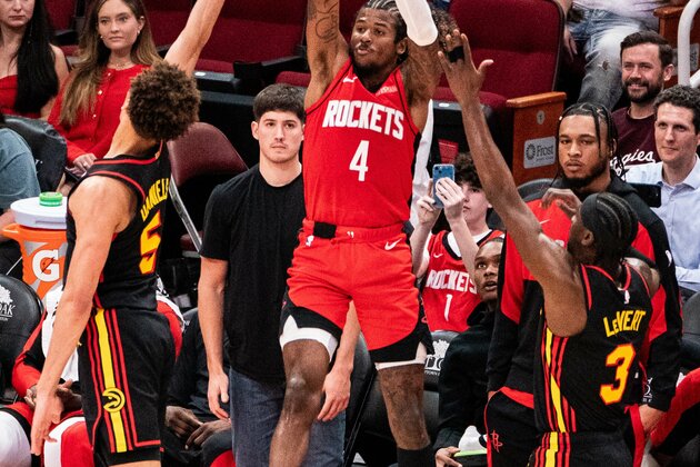 (SP)U.S.-HOUSTON-BASKETBALL-NBA-HAWKS VS ROCKETS