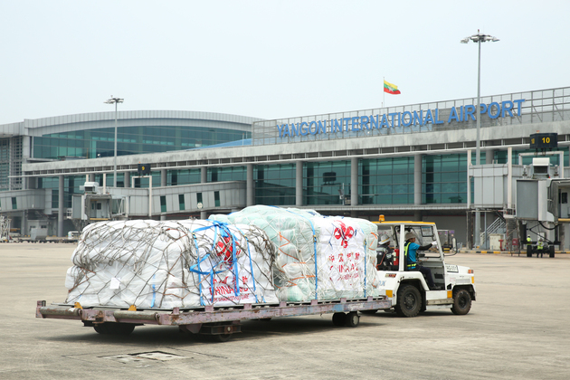 (SpotNews) MYANMAR-YANGON-EARTHQUAKE-CHINA-5TH BATCH-HUMANITARIAN AID SUPPLIES-ARRIVAL